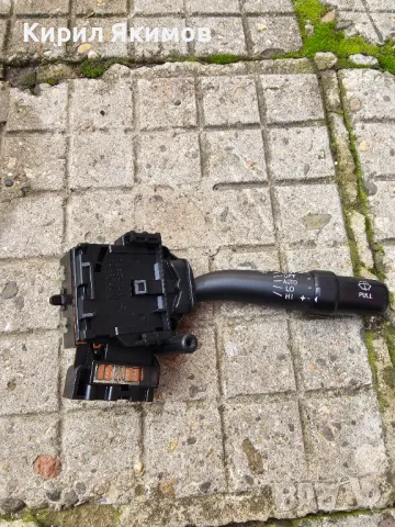 Продавам ключ за фарове и мигачи за Тойота Авенсис 2 1.8 бензин 2004г , снимка 2 - Части - 47535505