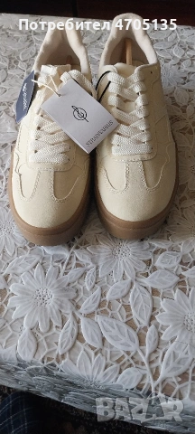 Маратонки Страдивариус 