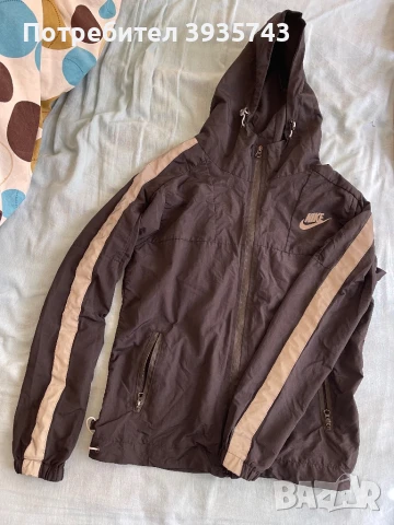 Nike яке горница спортна , снимка 3 - Спортни дрехи, екипи - 50503009