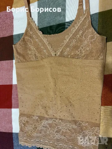 Оформящ фигурата топ на Triumph, снимка 1