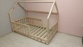 Детско легло тип къщичка, снимка 1 - Мебели за детската стая - 39572029