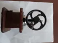 красива механична мелничка за подправки, снимка 2