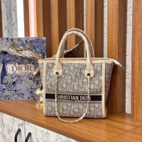 💯Christian Dior различни цветове уникални дамски чанти💯, снимка 8 - Чанти - 43605037