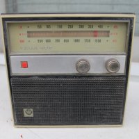 Радио ''Vega 402 '', снимка 1 - Радиокасетофони, транзистори - 42938691