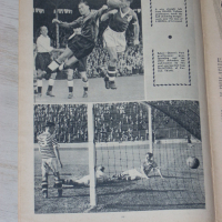 Оригинално старо английско футболно списание от 1957 г., снимка 9 - Други ценни предмети - 19195388