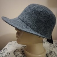 Дамска вълнена шапка с козирка Сива, снимка 4 - Шапки - 43148466