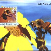 Чист блок Пчели Цветя Скаути 2003 от Гвинея-Бисау , снимка 1 - Филателия - 32954160
