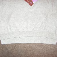 Пуловер H&M за 8-10 г. с пайети, снимка 3 - Детски пуловери и жилетки - 32345158