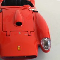 Метална количка Ferrari 250 Testa Rossa(1957) Burago 1:18, снимка 2 - Колекции - 34357992