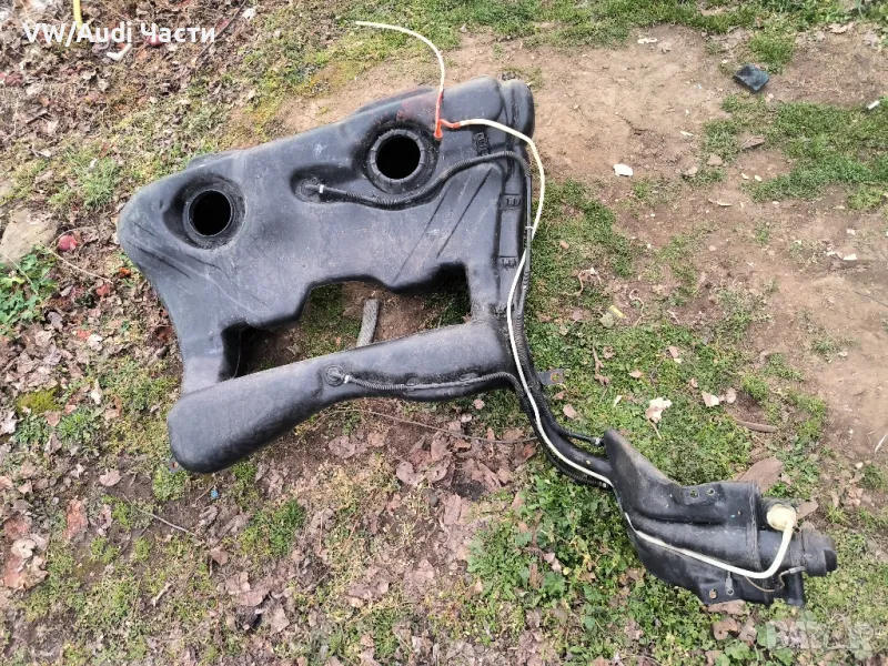Резервоар за Ауди С3 Audi S3 8L Audi TT MK1 1J0201085P, снимка 1