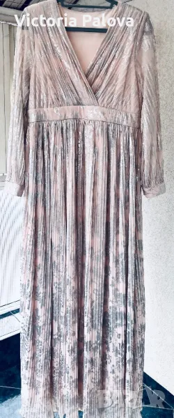 Разкошна коктейлна бутикова рокля, снимка 1