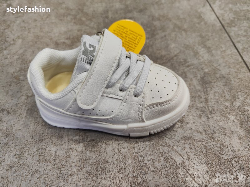Ново!Бебешки обувки в бяло /Б37, снимка 1