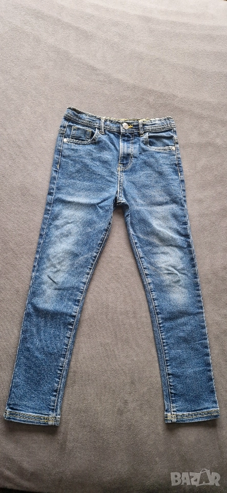 8-9г 134см Панталон тип Дънки тъмно сини прави крачоли без следи от употреба, снимка 1