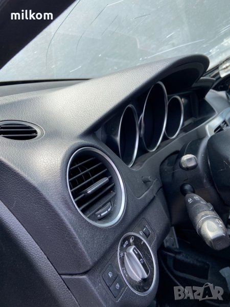 Арматурно табло w204 Facelift 2011+ ц класа без интервенции , снимка 1