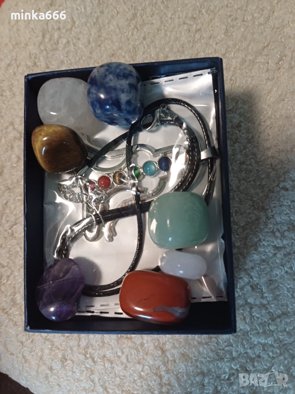 Кутия със скъпоценни камъни., снимка 1