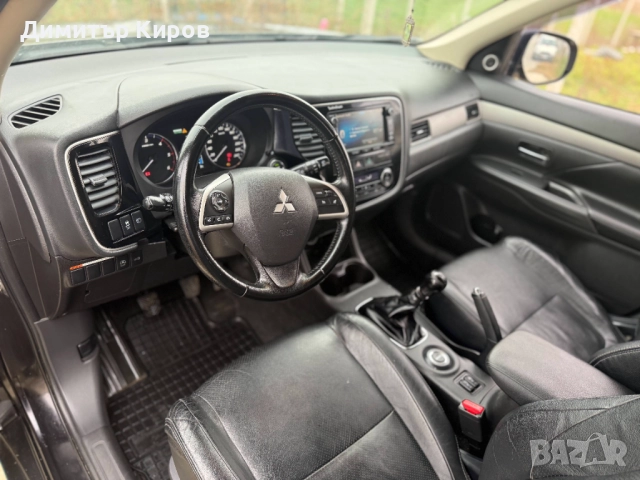 Mitsubishi Outlander III 2.2 DiD 150к.с., снимка 10 - Автомобили и джипове - 52802371