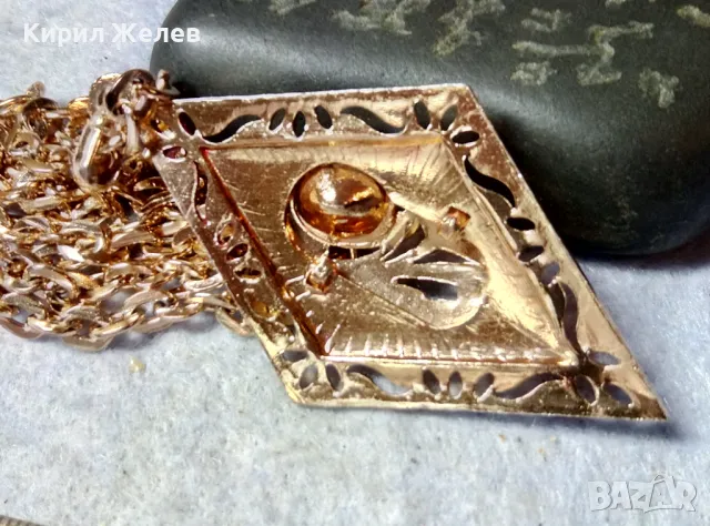 СТАРО ПОЗЛАТЕНО РУСКО РЕТРО КОЛИЕ АЖУРЕН МЕДАЛЬОН с ФАСЕТИРАН ЦВЕТЕН КРИСТАЛ 47490, снимка 5 - Антикварни и старинни предмети - 48734436