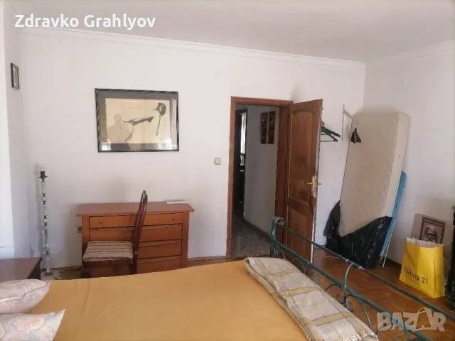 Дава се под наем просторен тристаен апартамент 130 м2 чиста площ до Римската стена, снимка 10 - Апартаменти - 49414968