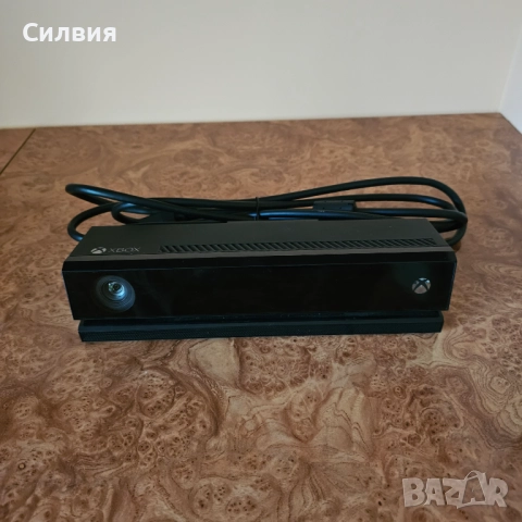 XBOX ONE 1TB + Kinect камера, 2 джойстика, 2 игри PS4 PS5 PlayStation, снимка 12 - Xbox конзоли - 52389402