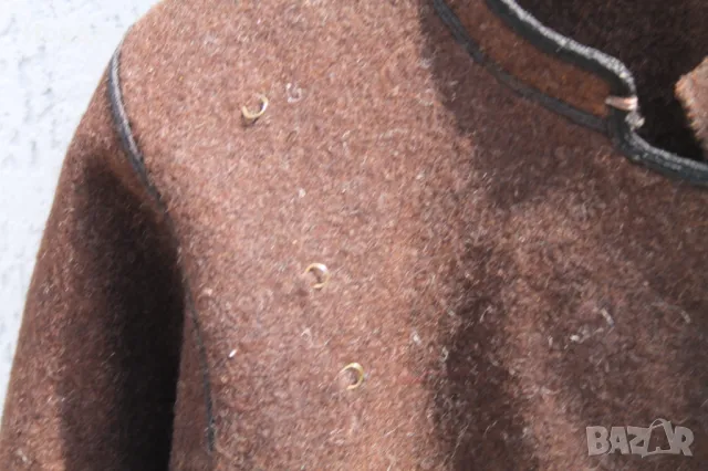 Вълнено елече с потури от народна носия, снимка 3 - Антикварни и старинни предмети - 50007354