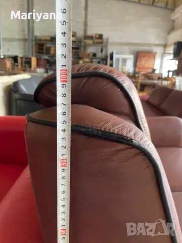 Двуместен кожен диван , снимка 5 - Дивани и мека мебел - 50055695