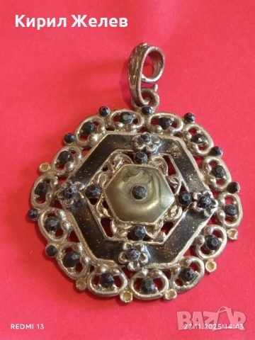 ВИНТИДЖ МЕДАЛЬОН ИНКРУСТИРАН с ЧЕРНИ КРИСТАЛИ ШЕСТОЪГЪЛНА ФОРМА 50716