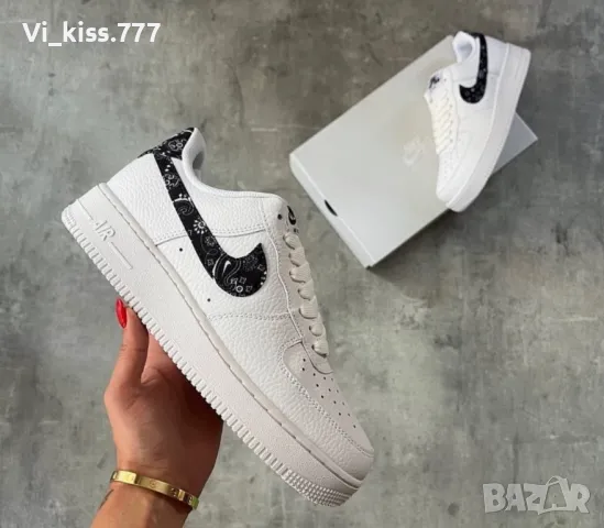 Нови обувки Nike 