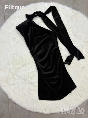 рокля с един ръкав кадифе 