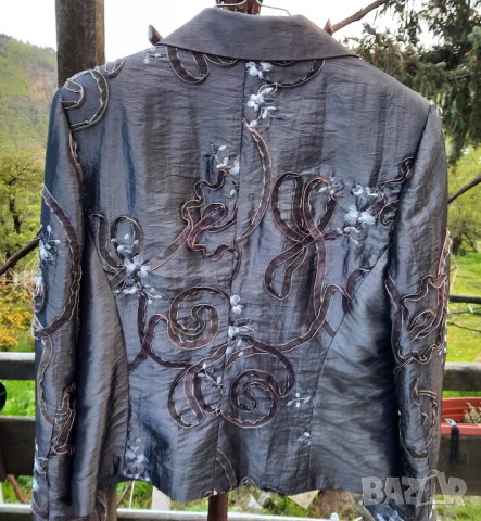 Дамски костюм сребрист от сако и пола размер 48, снимка 5 - Костюми - 43579655