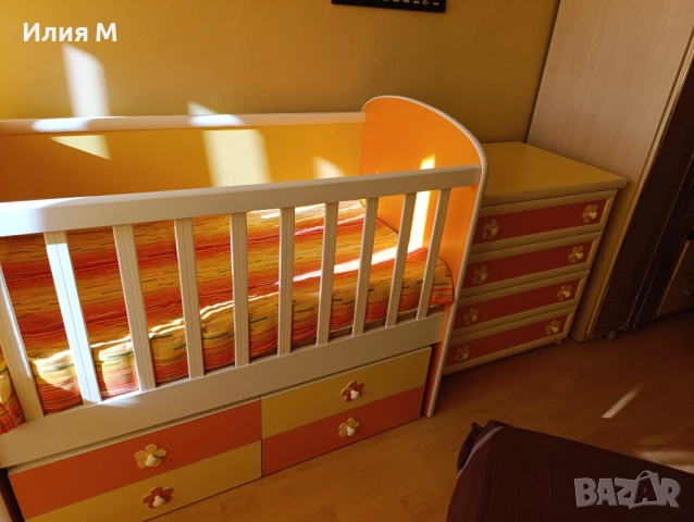 Комплект бебешка кошара и комод, снимка 3 - Мебели за детската стая - 51945011