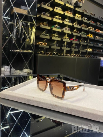 очила с черен обикновен калъф и ув защита chanel fendi, снимка 7 - Слънчеви и диоптрични очила - 51450735