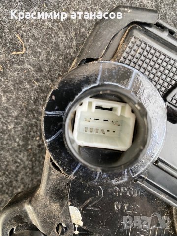 Брава на врата Предна лява за Тойота Аурис.A046693, снимка 3 - Части - 43744634