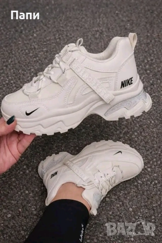 Дамски маратонки Nike 
