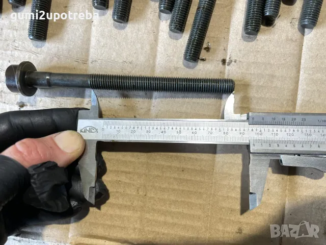 Болт Цилиндрова Глава Porsche Cayenne 957 4,8 V8, снимка 3 - Части - 49863529