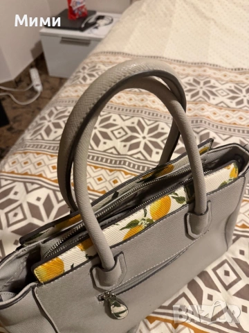 Дамска чанта сива, снимка 4 - Чанти - 53007379