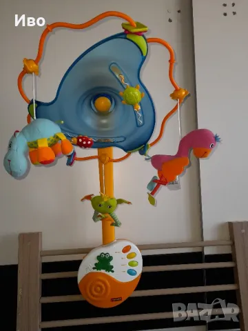 Музикална играчка/въртележка за бебешка кошара "Tiny love". Спешно и изгодно!