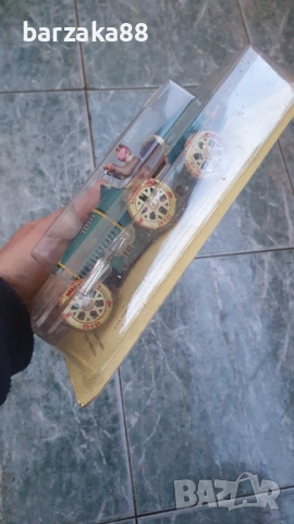 Ламаринена Играчка с кутия и ключе, снимка 3 - Колекции - 53258017