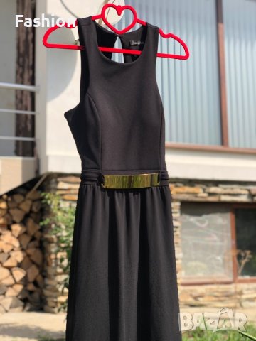 Официална черна рокля с гол гръб