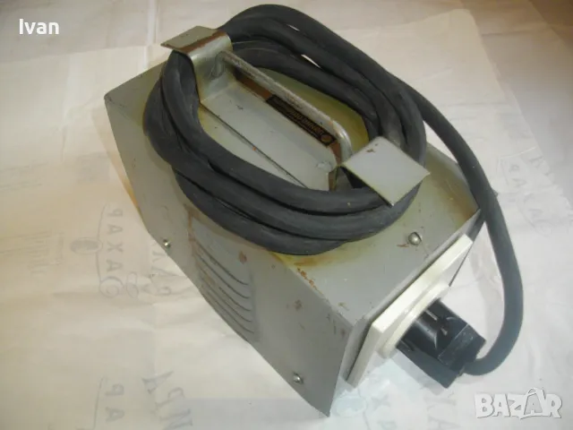 ПОНИЖАВАЩ ТРАНСФОРМАТОР ОТ 220 НА 24 ВОЛТА НОВ СОЦ БЪЛГАРСКИ ОТЛИЧНО СЪСТОЯНИЕ 300 ВАТА 6,0 КГ