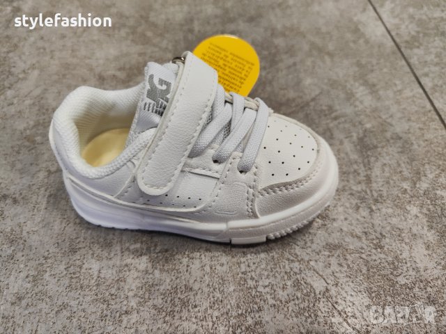 Ново!Бебешки обувки в бяло /Б37, снимка 1 - Детски обувки - 43987713
