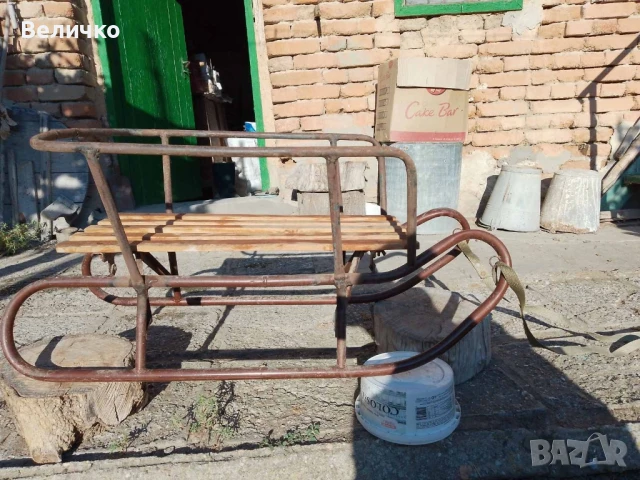 Дървена ретро шейна