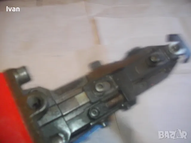 ГОЛЯМ СТРОИТЕЛЕН ПНЕВМАТИЧЕН ТАКЕР ЗА СКОБИ 65-120мм ПРОМИШЛЕН ИНДУСТРИАЛЕН HAUBOLD НЕМСКИ 6,0 кг, снимка 14 - Други инструменти - 50170067