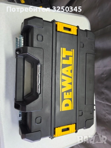 Акумулаторен ударен винтоверт DeWALT DCF887N, 18 V, 205 Nm,две батерии по 5ah, зарядно и куфар. , снимка 6 - Винтоверти - 52278182