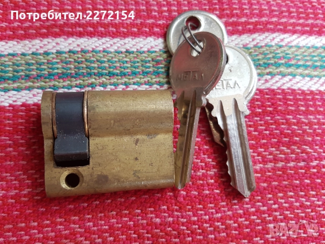 Патрон Метал 4 ключа, снимка 2 - Антикварни и старинни предмети - 51576041