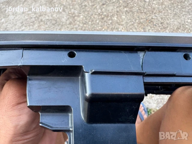 Решетка пред радяторите на Тойота Ланд Крузер 300 Toyota Land Cruiser само за 500лв. 53101-60G70, снимка 3 - Части - 51119943