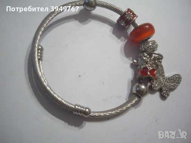 Дамска сребърна гривна.