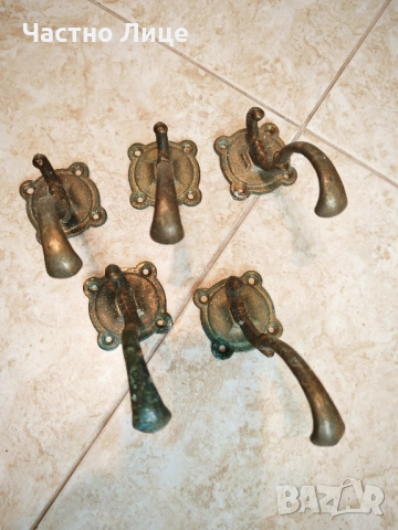 Пет Старинни Бронзови Закачалки 10 см., снимка 2 - Антикварни и старинни предмети - 51745427