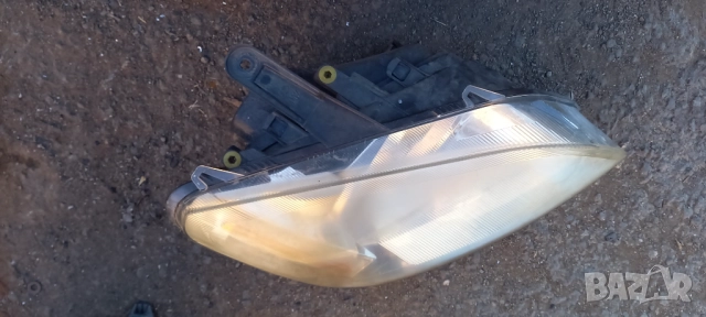 Десен фар Ford Focus C-Max, снимка 2 - Части - 51803148