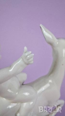 Порцеланова фигурка на дете, яздещо сърна - Thuringia, Германия, снимка 7 - Статуетки - 52171148