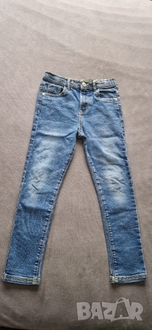 8-9г 134см Панталон тип Дънки тъмно сини прави крачоли без следи от употреба